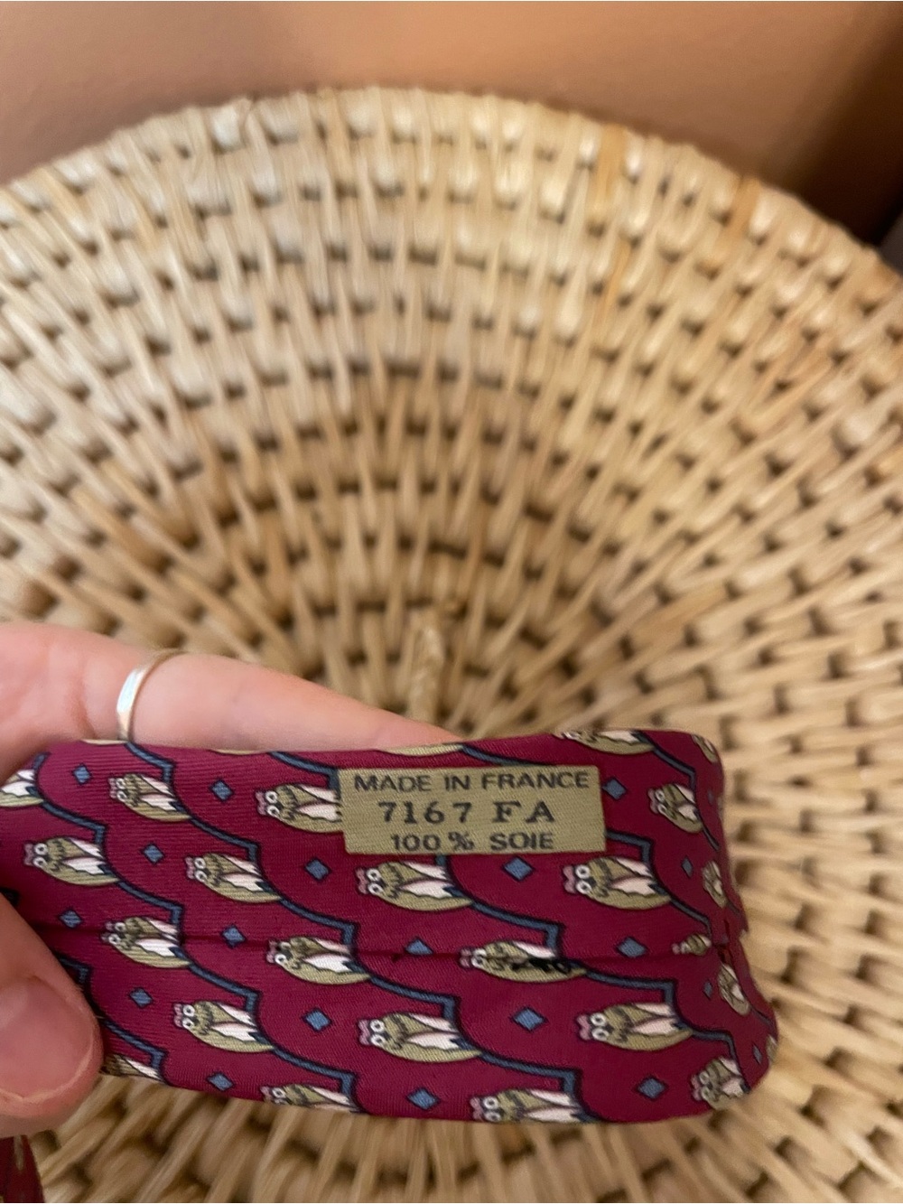 Hermes Paris Vintage 90s Limited Edition 100% Silk Pink Owl Neck Tie *Rare* - Picture 5 of 13